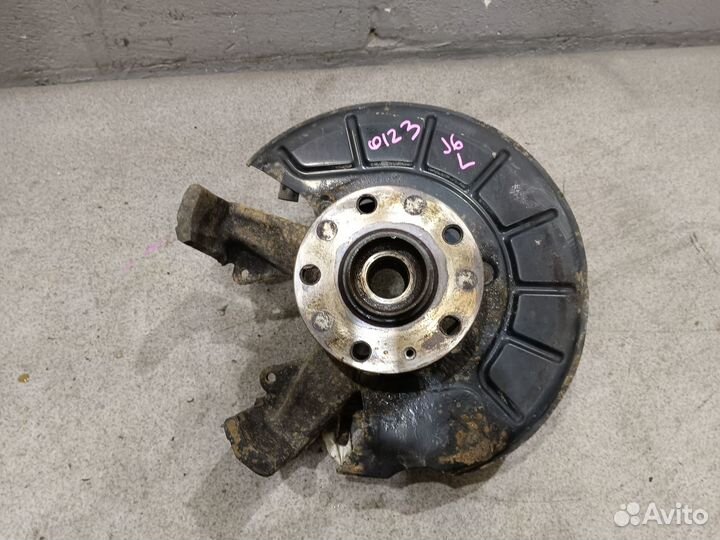 Левый поворотный кулак для Volkswagen Jetta 6