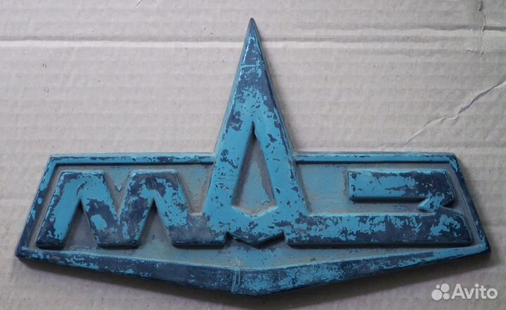 Коллекционные автомобильные эмблемы