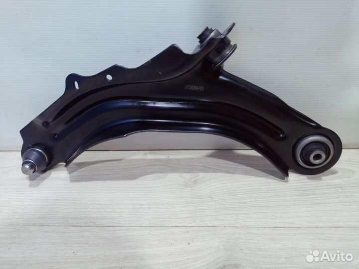 Рычаг подвески Renault scenic 2 Лев