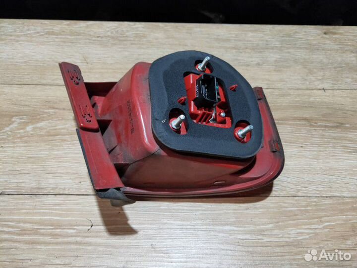 Фонарь задний правый Volkswagen Passat B6 1.9 BXE