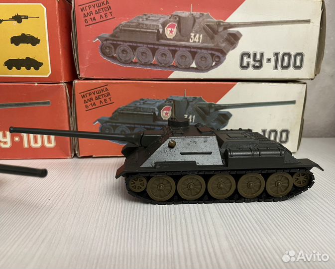 Советская игрушка самоходка су 100 СССР