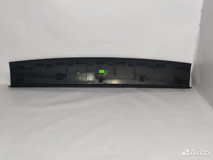 Обшивка крышки багажника Porsche Cayenne 955 M48