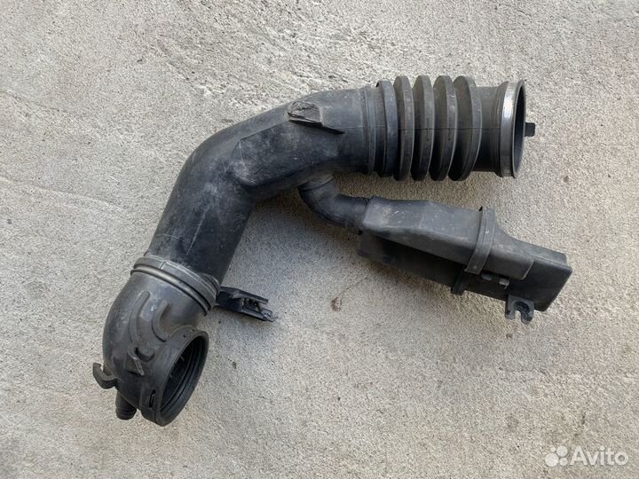 Патрубок корпуса воздушного фильтра Mercedes M112