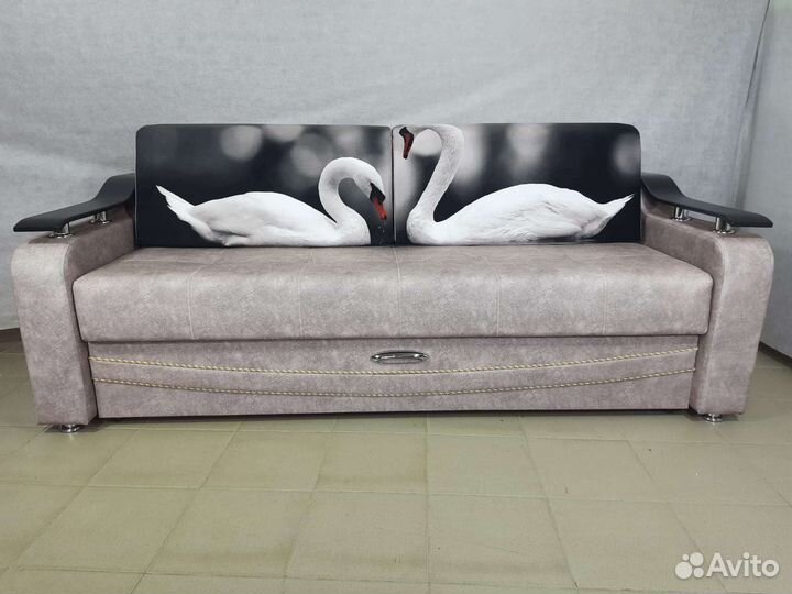 Диван на металлокаркасе