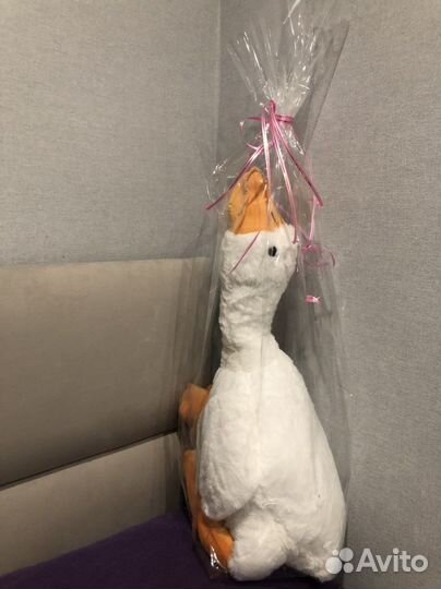 Игрушка гусь обнимусь