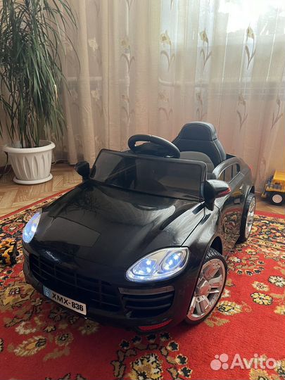 Детский электромобиль