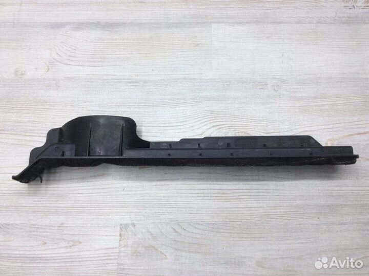 Воздуховод радиатора левый Kia Sportage 2010-2015