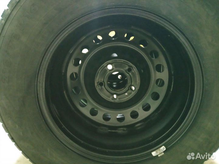 Nokian Tyres Nordman 7 SUV 215/70 R16