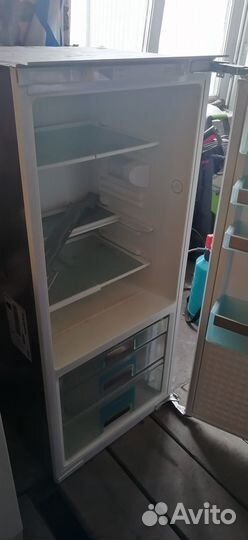 Продам встраиваемый холодильник siemens