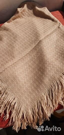 Платок бежевый с кистями 87х87 Шерсть Новый