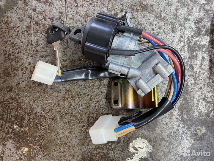 Выключатель зажигание (стартер)