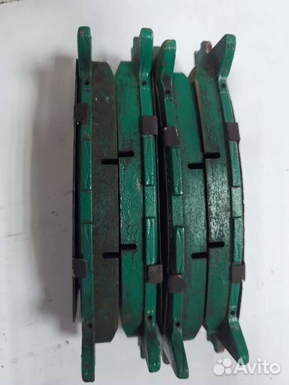 Колодки тормозные дисковые передние Camry 2018