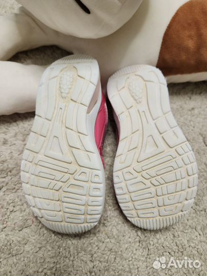 Кроссовки для девочки 26