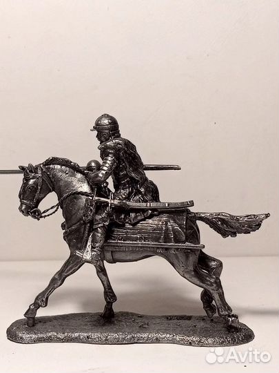 Продаю оловянные фигуры