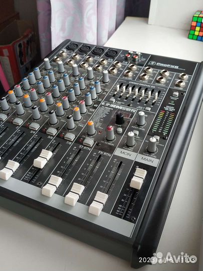 Микшерный пульт Mackie profx8