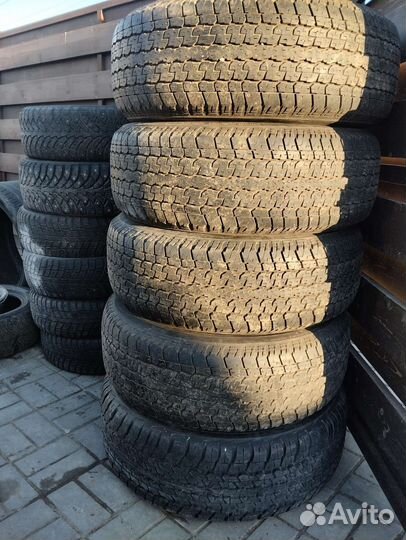 Bridgestone Dueler H/T 275/65 R17