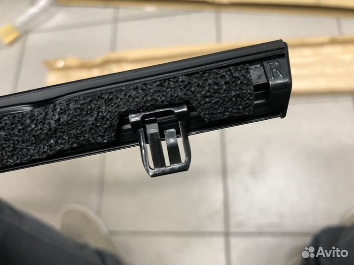 KD5350640D молдинг стекла двери