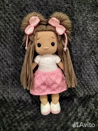 Вязаная кукла ручной работы