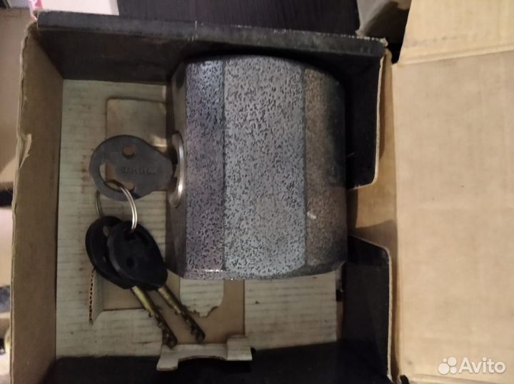 Замок гаражный навесной