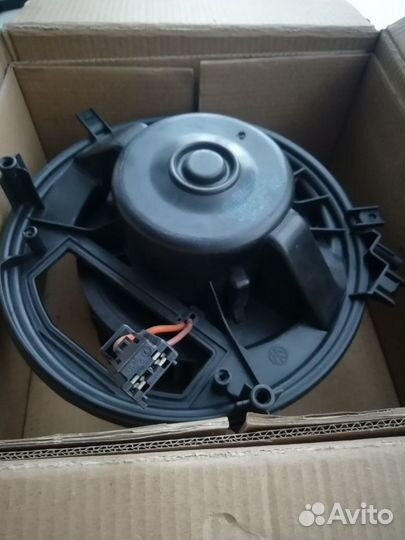 Электровентилятор отопления на Skoda Oktavia III