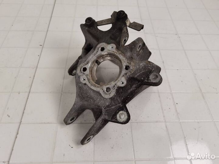 Кулак задний левый Tesla Model X 2018 1027411-00-D