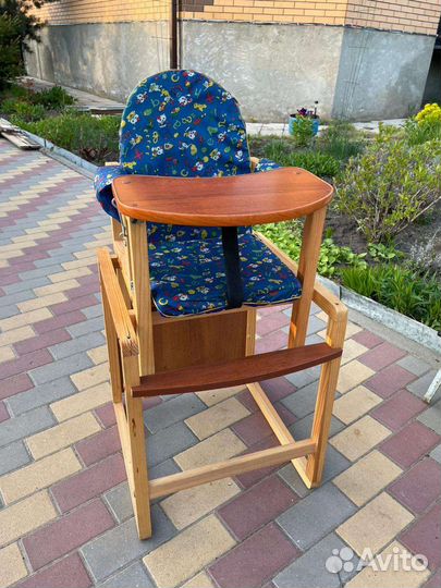 Детский стульчик для кормления