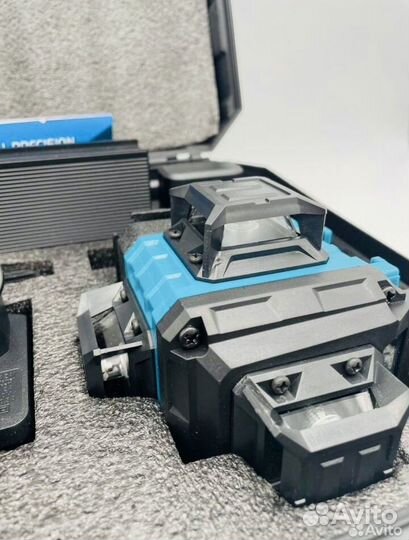 Лазерный уровень Maкиta со штативом