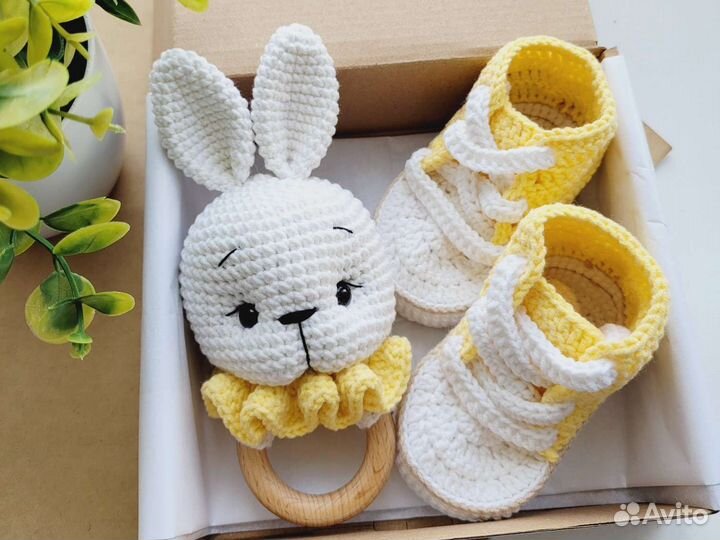 Погремушка Зайка с шуршащими ушками