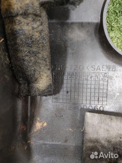 Крышка двигателя Toyota Avensis T25 2004