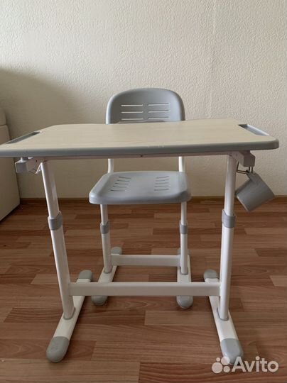 Растущий стол и стул