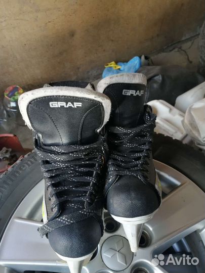 Коньки хоккейные