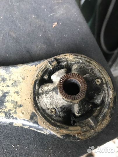 Рычаг подвески передний правый Toyota Wish 1zzfe