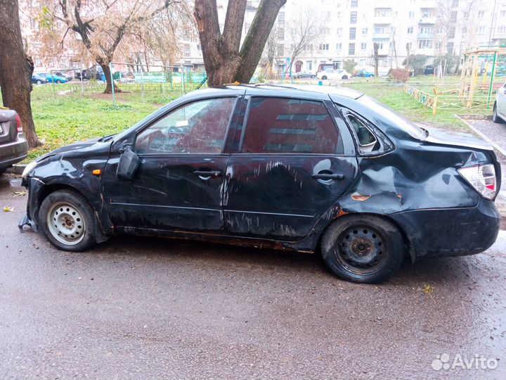 LADA Granta 1.6 МТ, 2012, битый, 150 000 