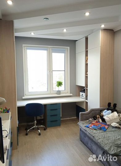 Рабочая зона у окна