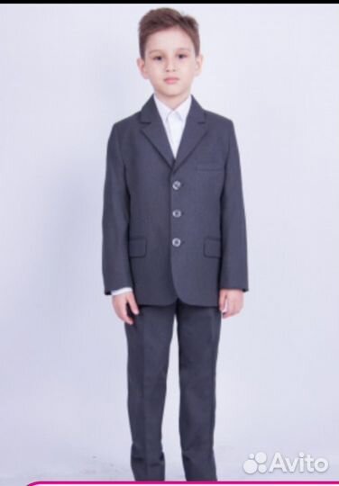 Школьный костюм,новый,рост 134,140,146