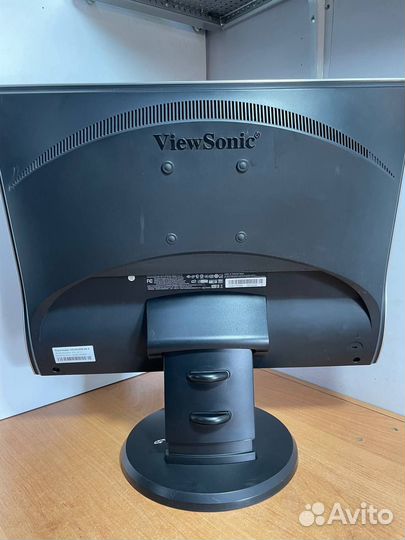 Монитор ViewSonic VG1930