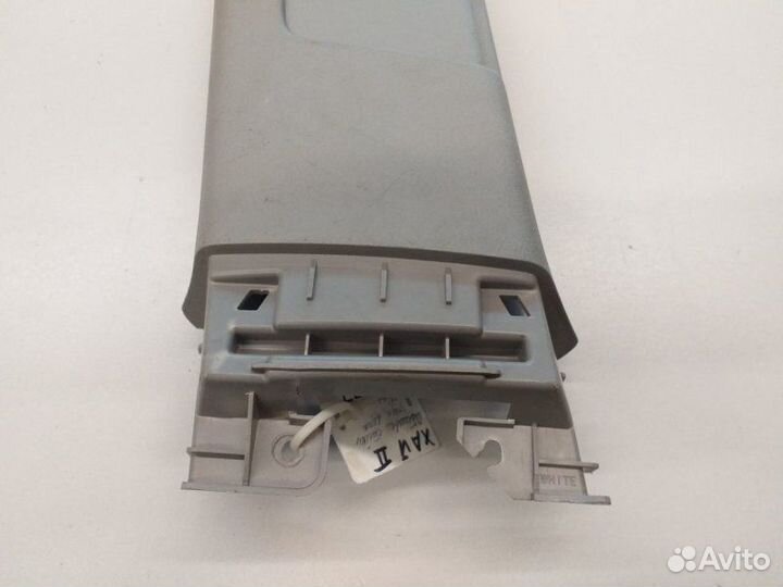 Обшивка центральной стойки Toyota Highlander