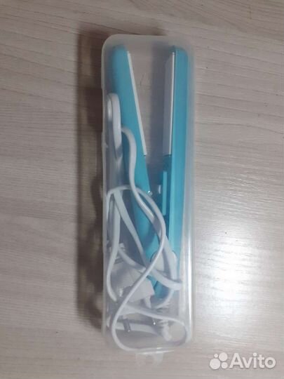 Выпрямитель для волос новый