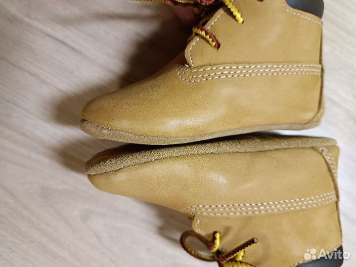 Шапка и ботиночки Timberland 9-12м