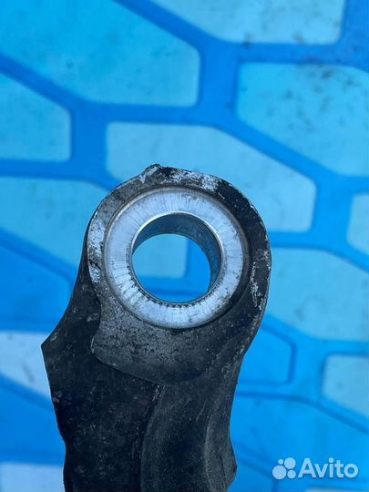 Кулак поворотный передний правый 8K0407254R