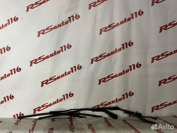 Поводок стеклоочистителя передний Mercedes-Benz