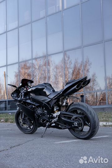 Yamaha R1