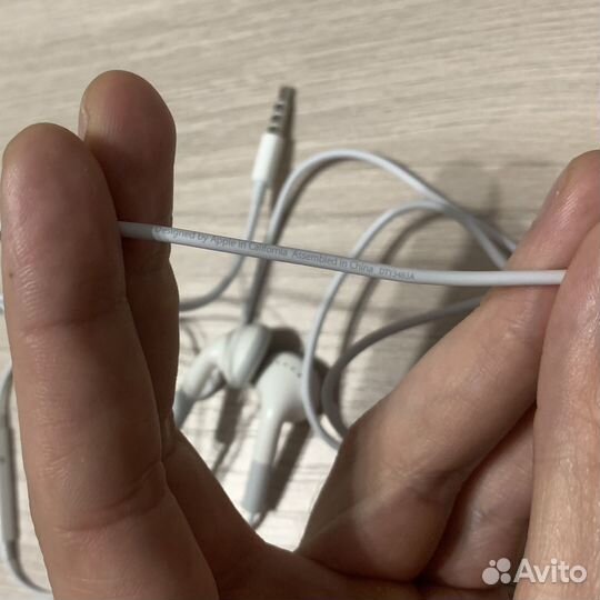 Наушники Apple Earphones
