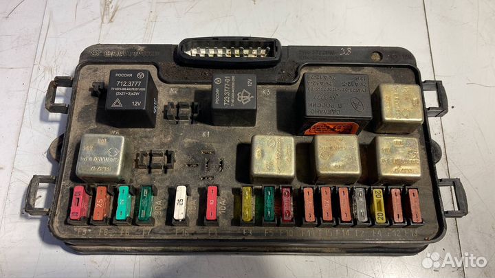 Блок реле и предохранителей передний LADA 2114