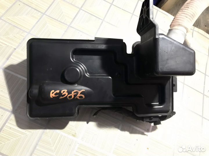 Бачок омывателя Volkswagen Tiguan 1