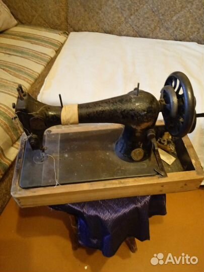 Швейная машинка Зингер ручная