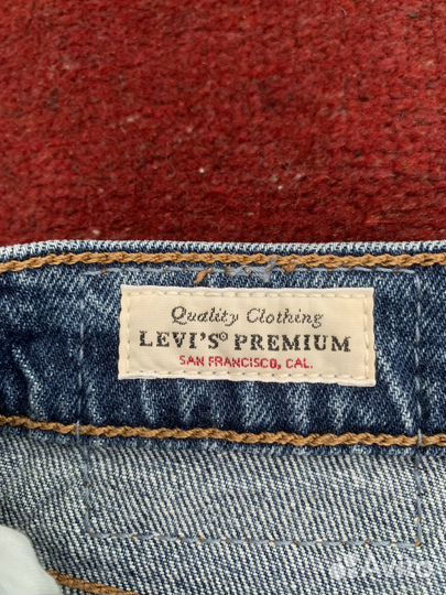 Женские джинсы levis 501