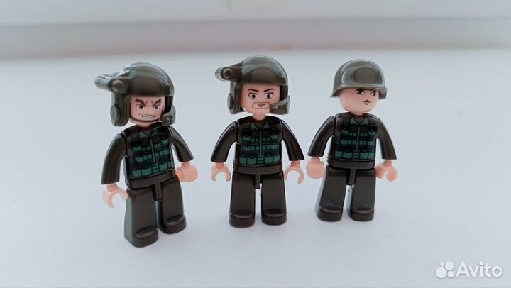 Военная машина Lego