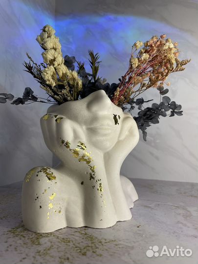 Кашпо девушка