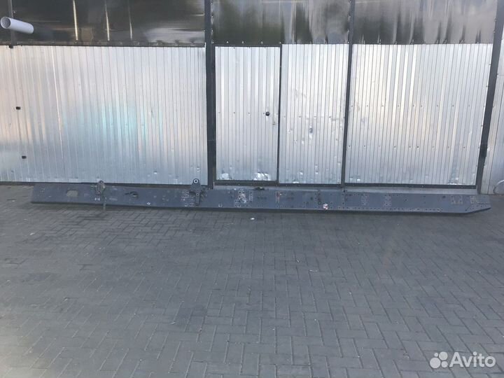 Лонжерон правый Renault T